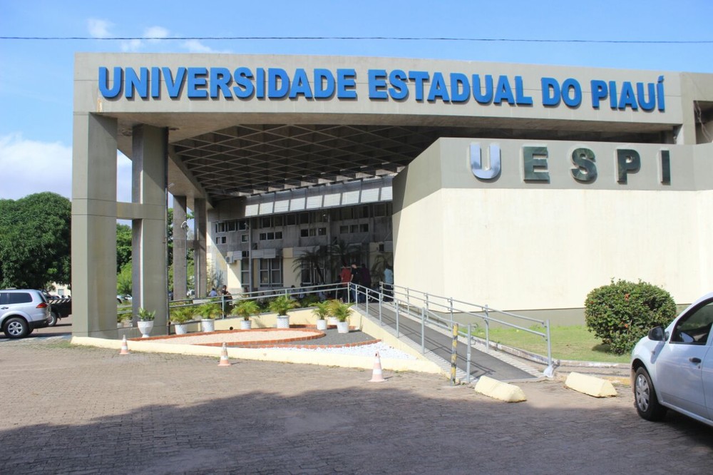 Uespi lança edital de especialização com mais de 800 vagas