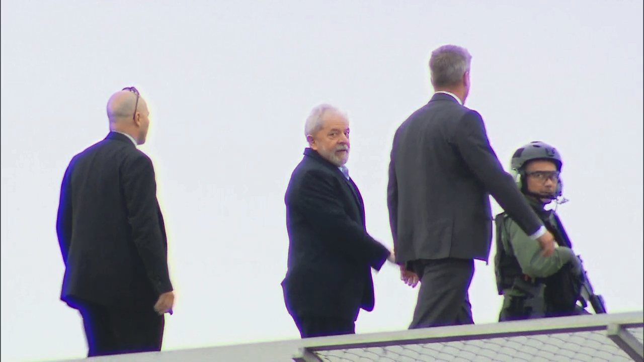Lula chega em São Paulo para o velório de neto