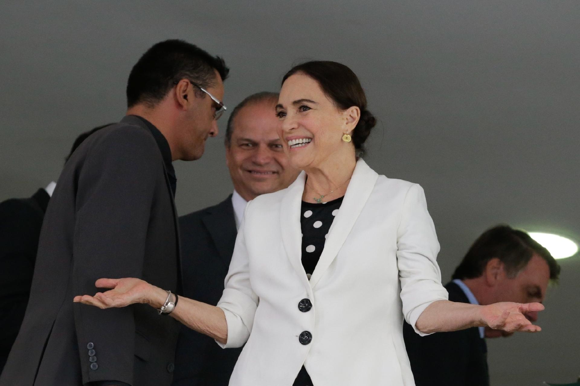 Após dois meses, Regina Duarte deixa Secretaria de Cultura