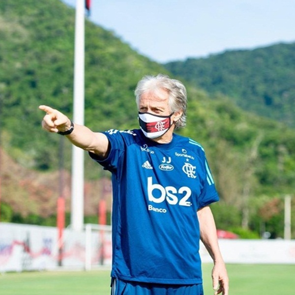 Jorge Jesus renova contrato com Flamengo por mais um ano