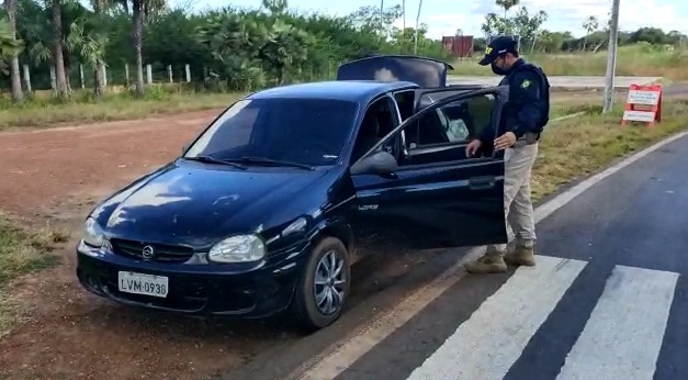 Homem é preso com 400g de maconha escondida no veículo em Campo Maior