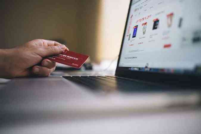 Correios alerta clientes sobre fraudes em compras online