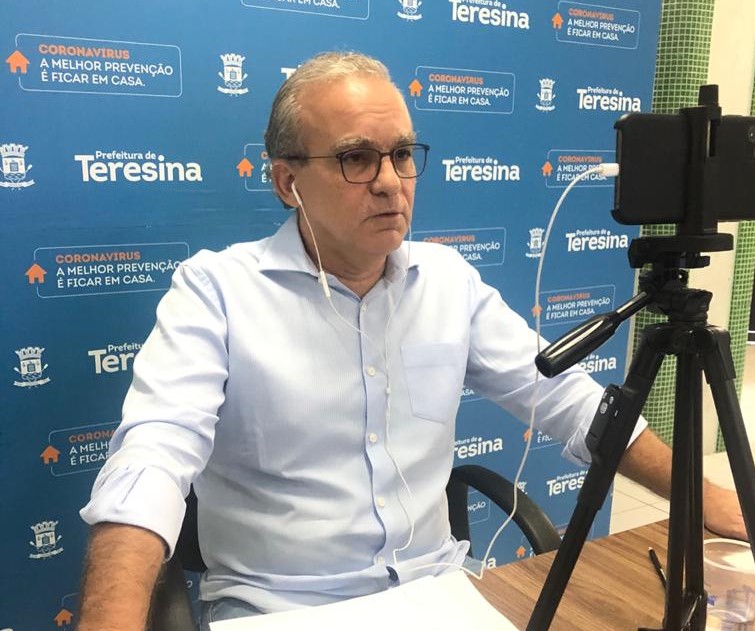 Firmino Filho assina contrato para construção e reforma de creches em Teresina