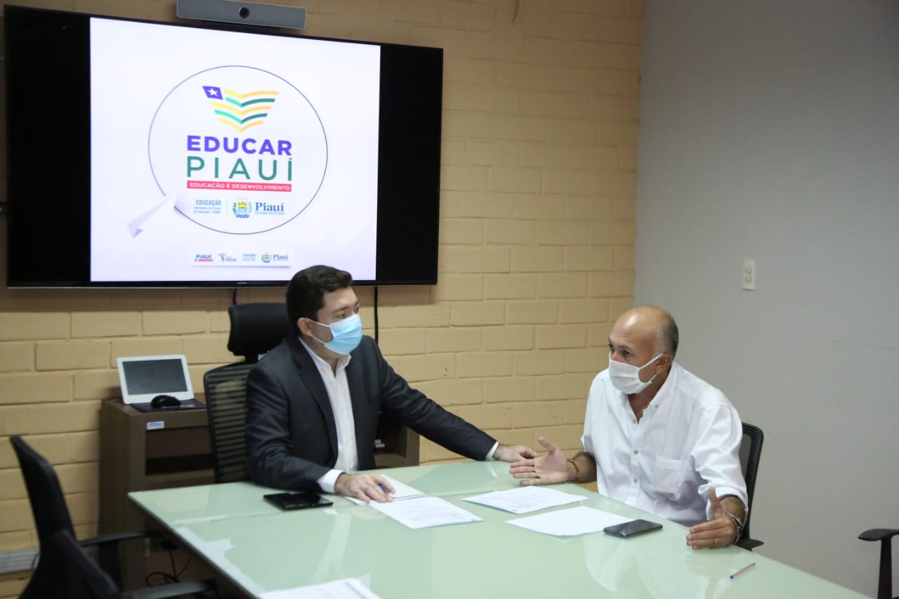 Warton Lacerda anuncia investimentos na educação de Altos, Lagoa Alegre e Coivaras