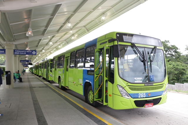 Após decisão do TRT, ônibus voltam a circular em Teresina