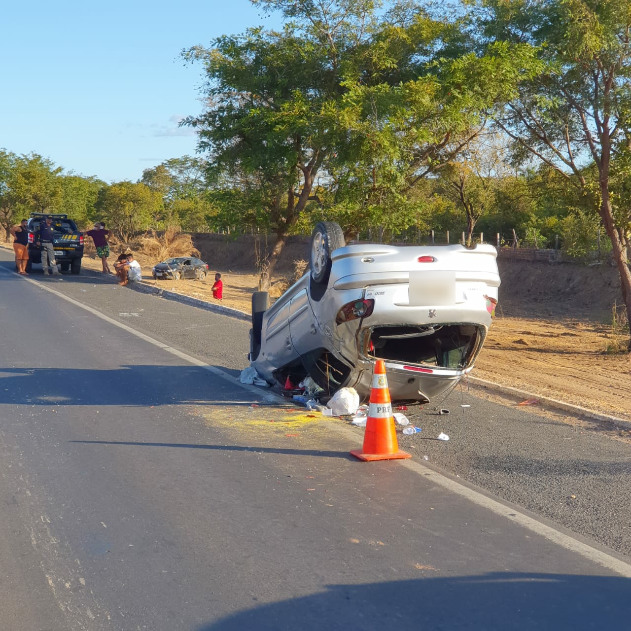 Colisão entre dois carros deixa uma mulher com lesões graves em Teresina