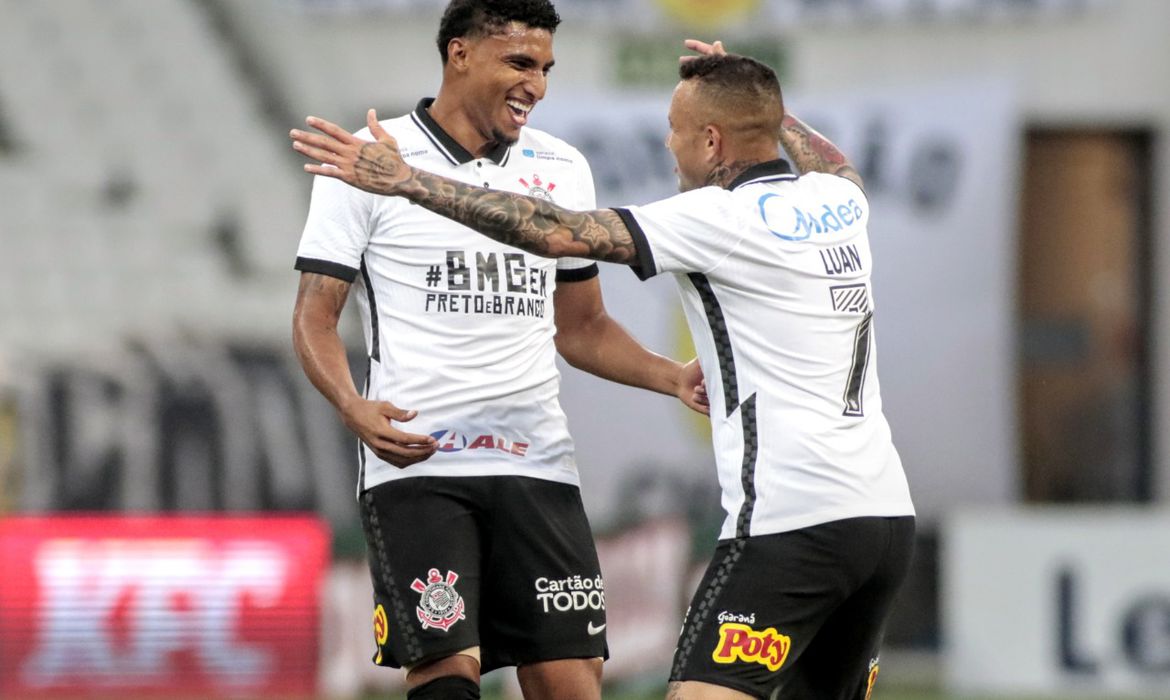 Corinthians vence Mirassol e disputará título Paulista