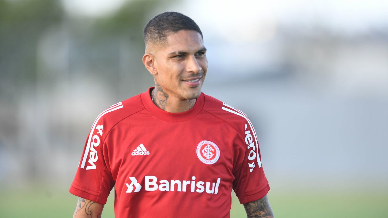 Guerrero sofre lesão no joelho direito e desfalca Inter