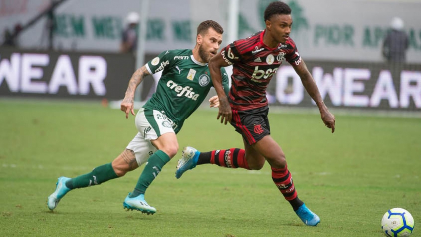 Com surto de Covid-19, partida entre Palmeiras e Flamengo é suspensa