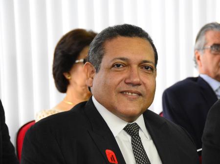 Jair Bolsonaro indica o teresinense, Kassio Nunes Marques, para vaga no STF