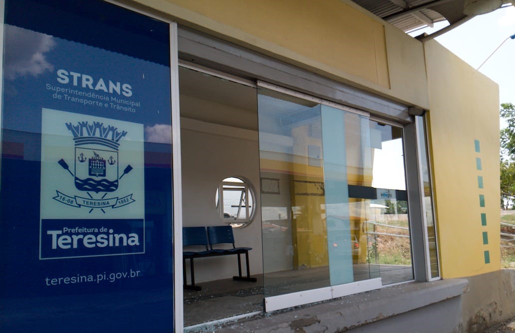 Estações de passageiros são alvos de vandalismo em Teresina