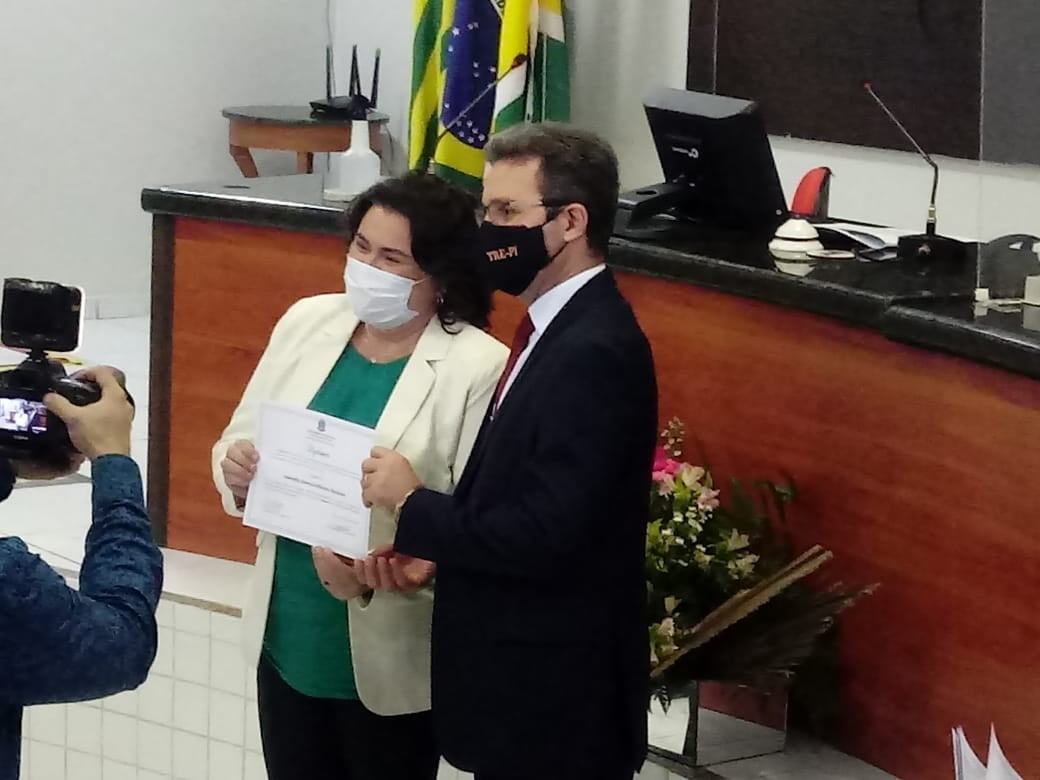 Jôve Oliveira Monteiro é diplomada para Prefeitura de Piripiri