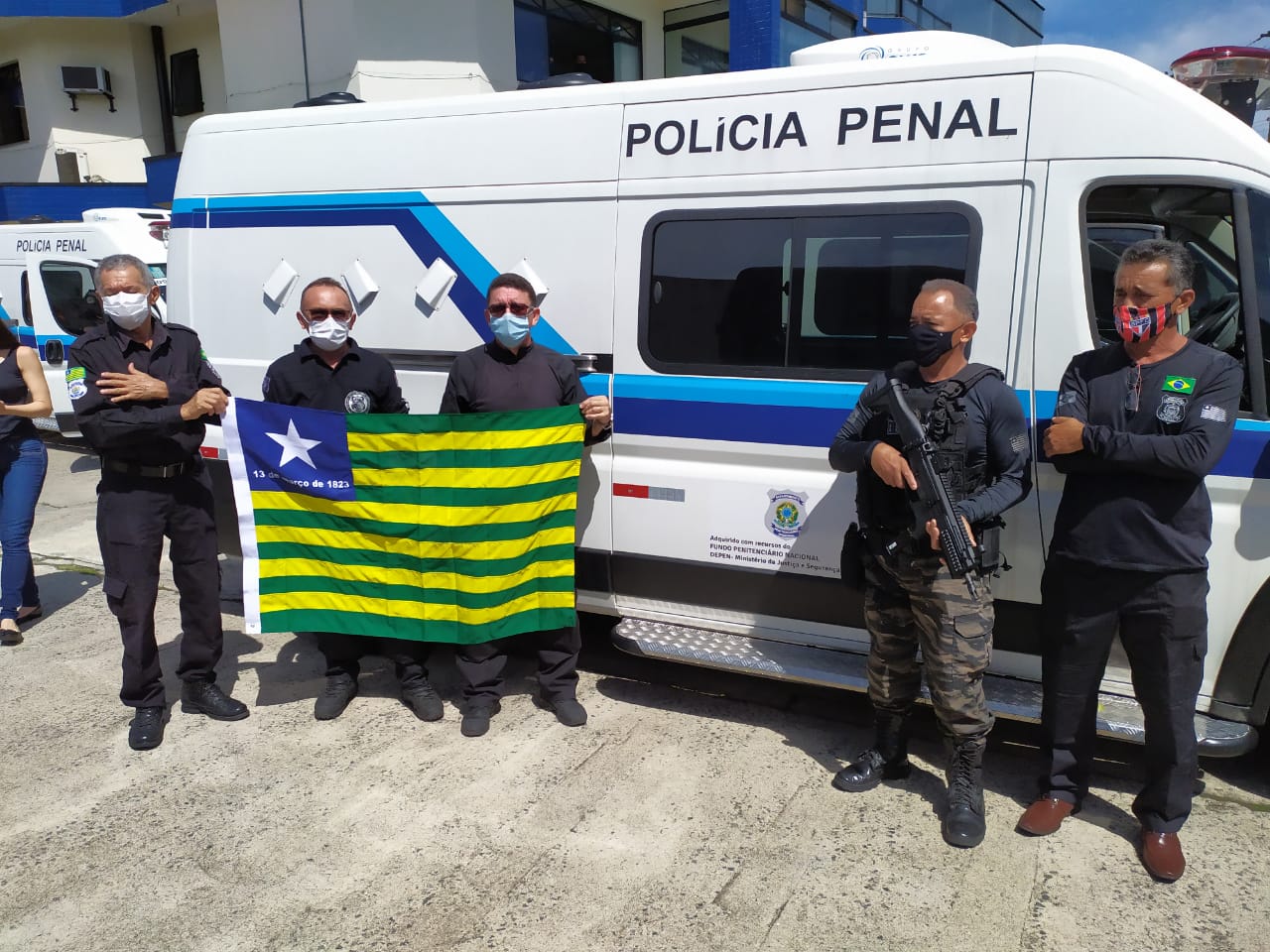 Piauí recebe ônibus e viaturas do Departamento Penitenciário Nacional