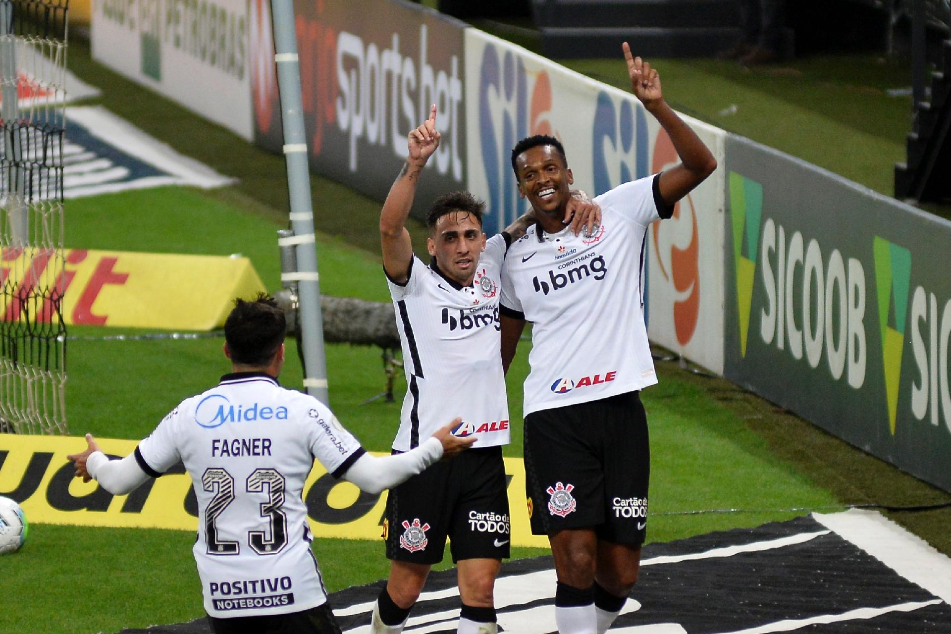 Corinthians goleia Fluminense por 5 a 0 e sobe para 8ª posição