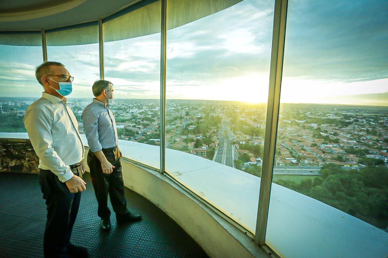 Cônsul geral da França visita Ponte Estaiada e ressalta potencialidades turísticas de Teresina