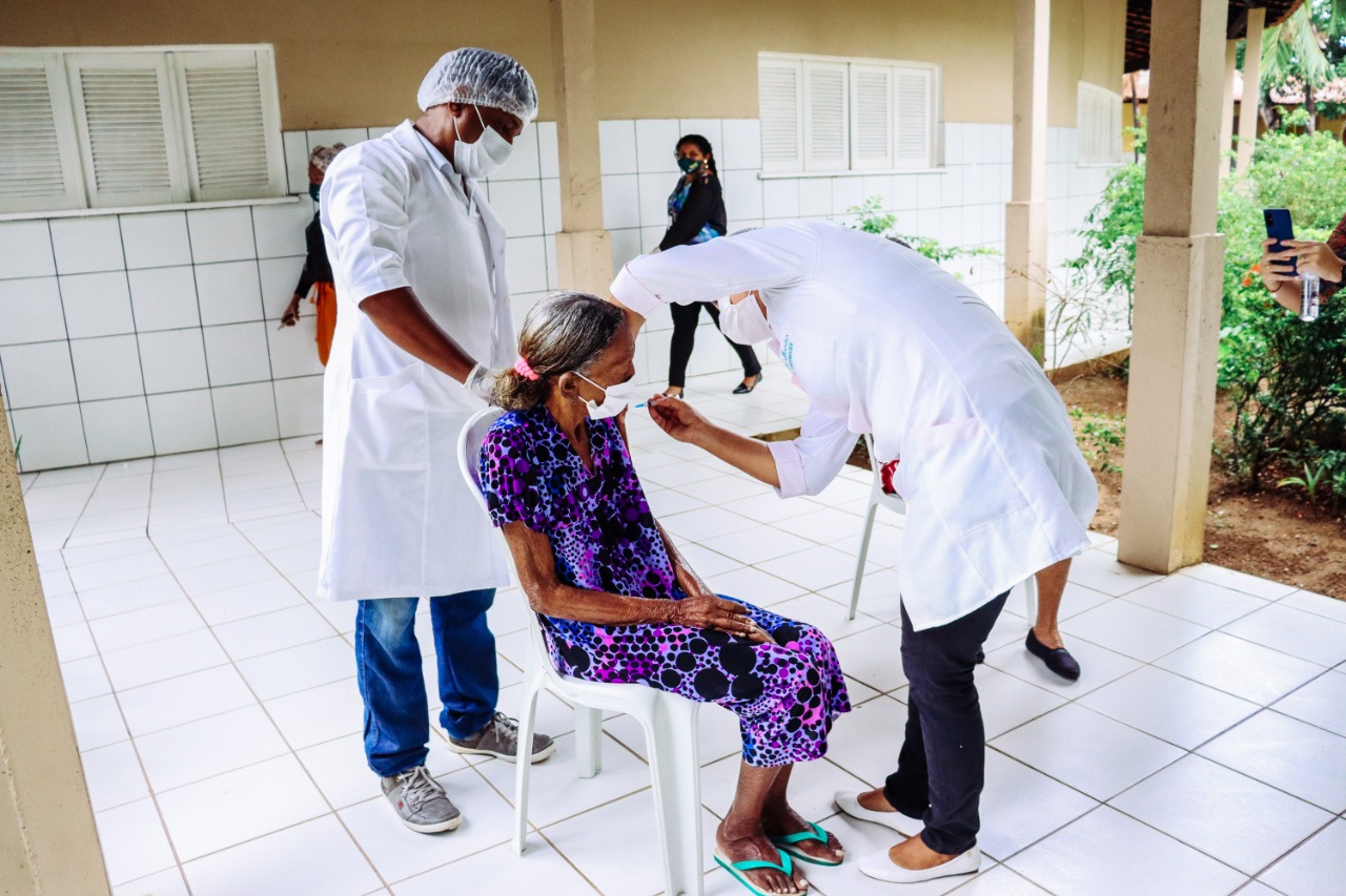 Piauí vai começar a vacinar idosos com mais de 90 anos