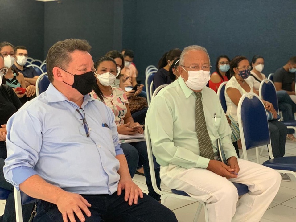 Doutor Pessoa participa de evento em faculdade sobre tratamento de Covid-19