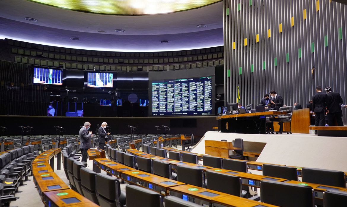 Câmara aprova MP do novo  salário mínimo de R$ 1.100