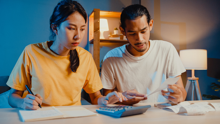 Cartão de crédito é uma ferramenta para educação financeira de jovens