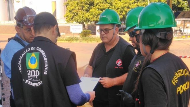 Cinco postos de combustível são autuados por irregularidades em Teresina